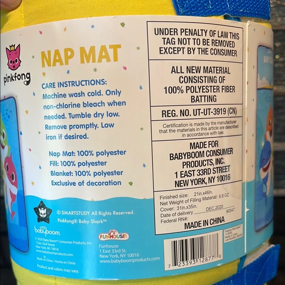 NEW Baby Shark Nap Mat Nickelodeon Family Mommy Shark Daddy Shark Pinkfong tote
